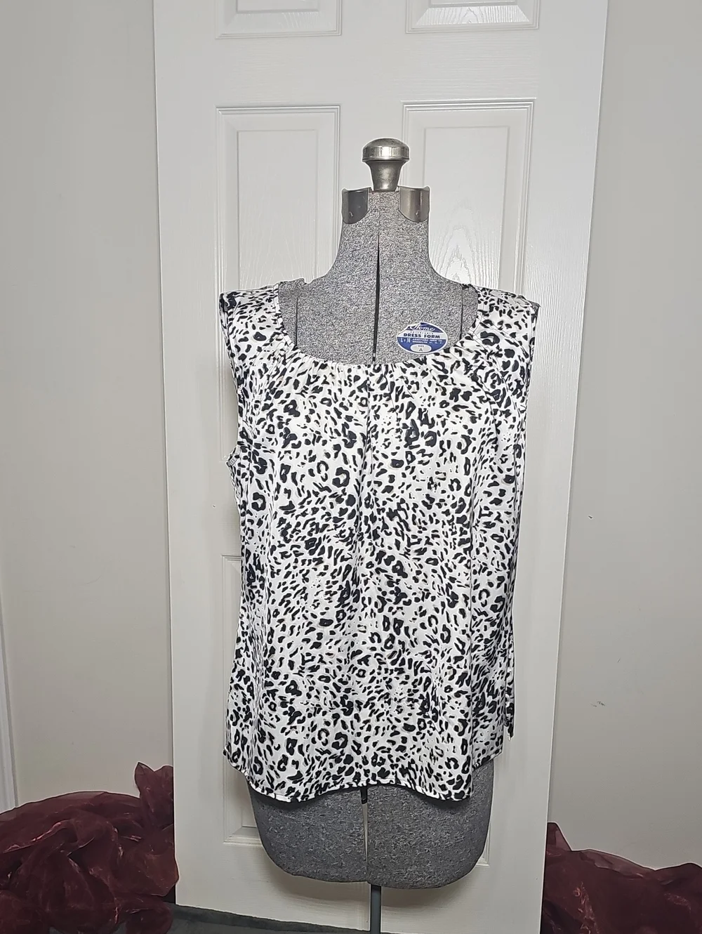 Chico's Animal Print Tank Top Silky Sleevless Shirt Size 2 US L